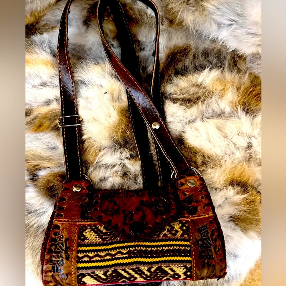 NWOT. Handmade Genuine Leather Stamped And Embroidered Mini Crossbody Purse Peru